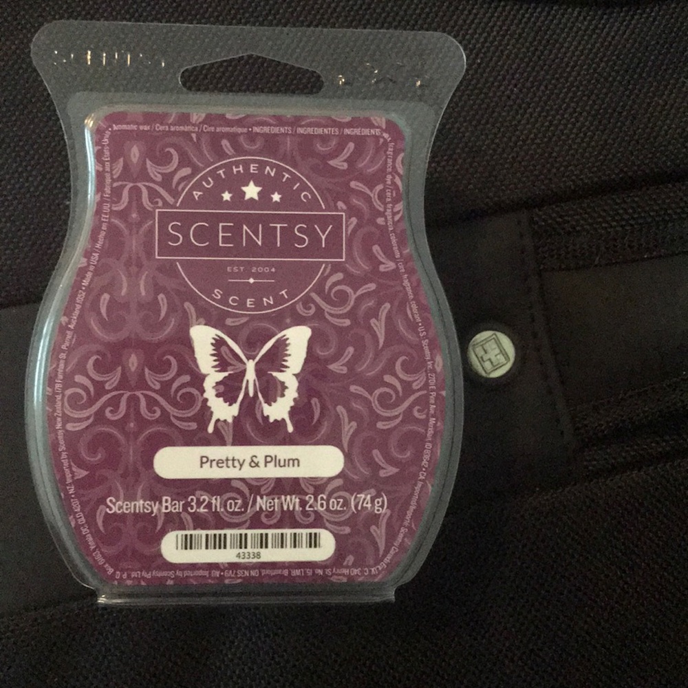 Discontinued Pretty & Plum